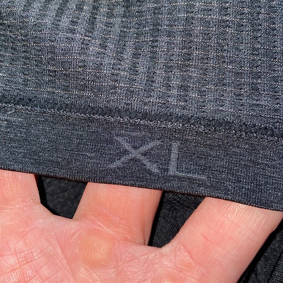 Metal Tech Tank - Picture 5 of 5